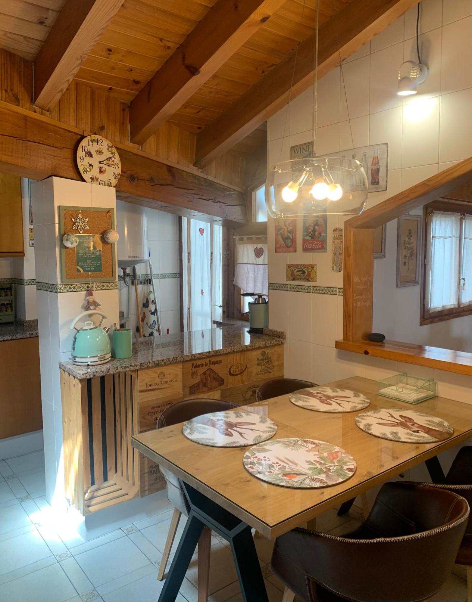 Atico Con Encanto En Bellver De Cerdanya Apartment Luaran gambar