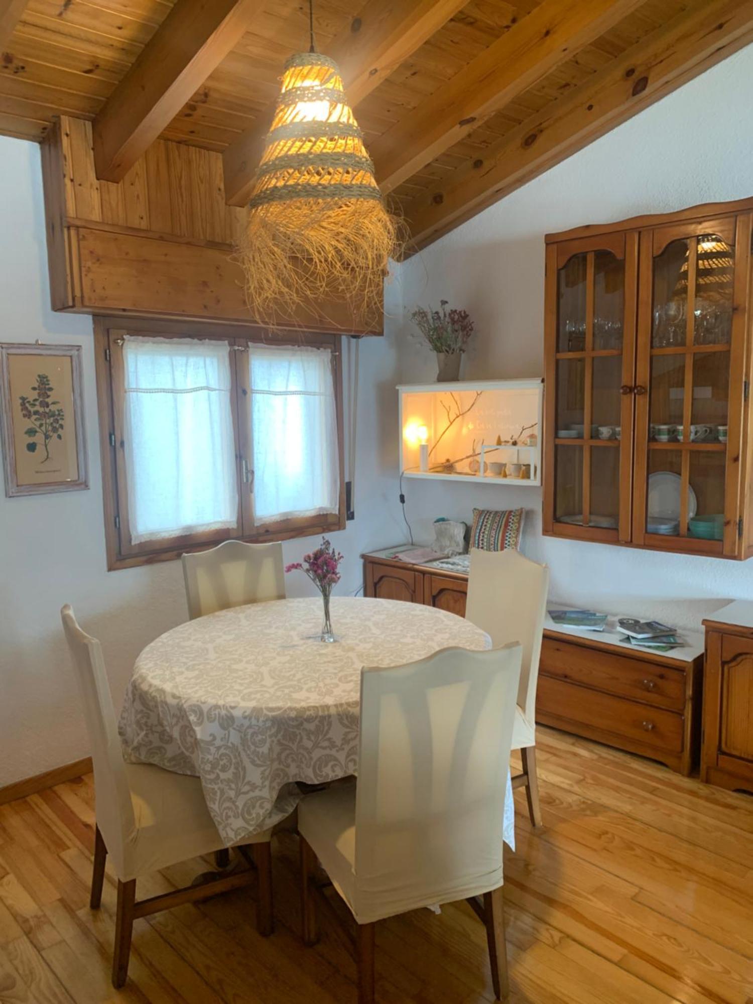Atico Con Encanto En Bellver De Cerdanya Apartment Luaran gambar